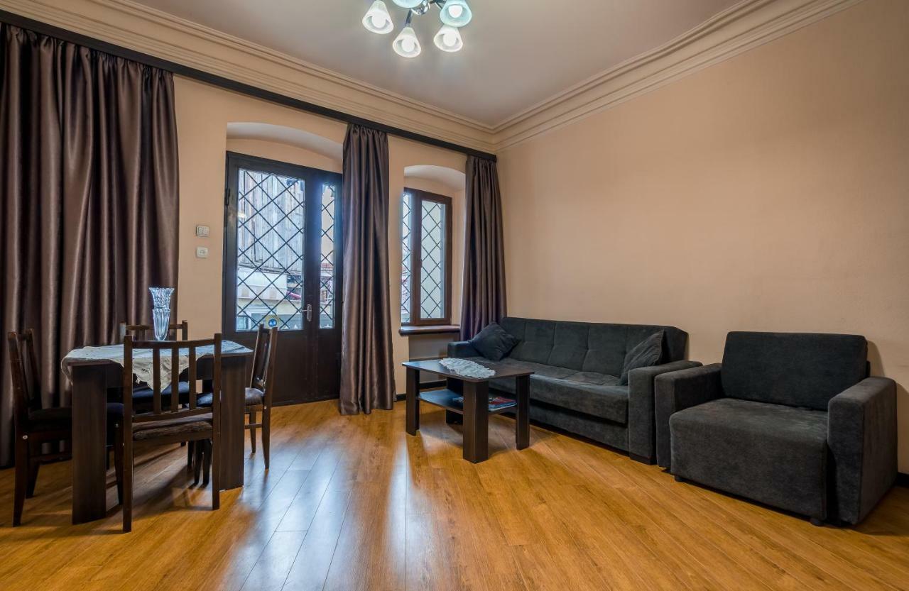 Apartments Near Metekhi Cathedral Tbilisi Luaran gambar