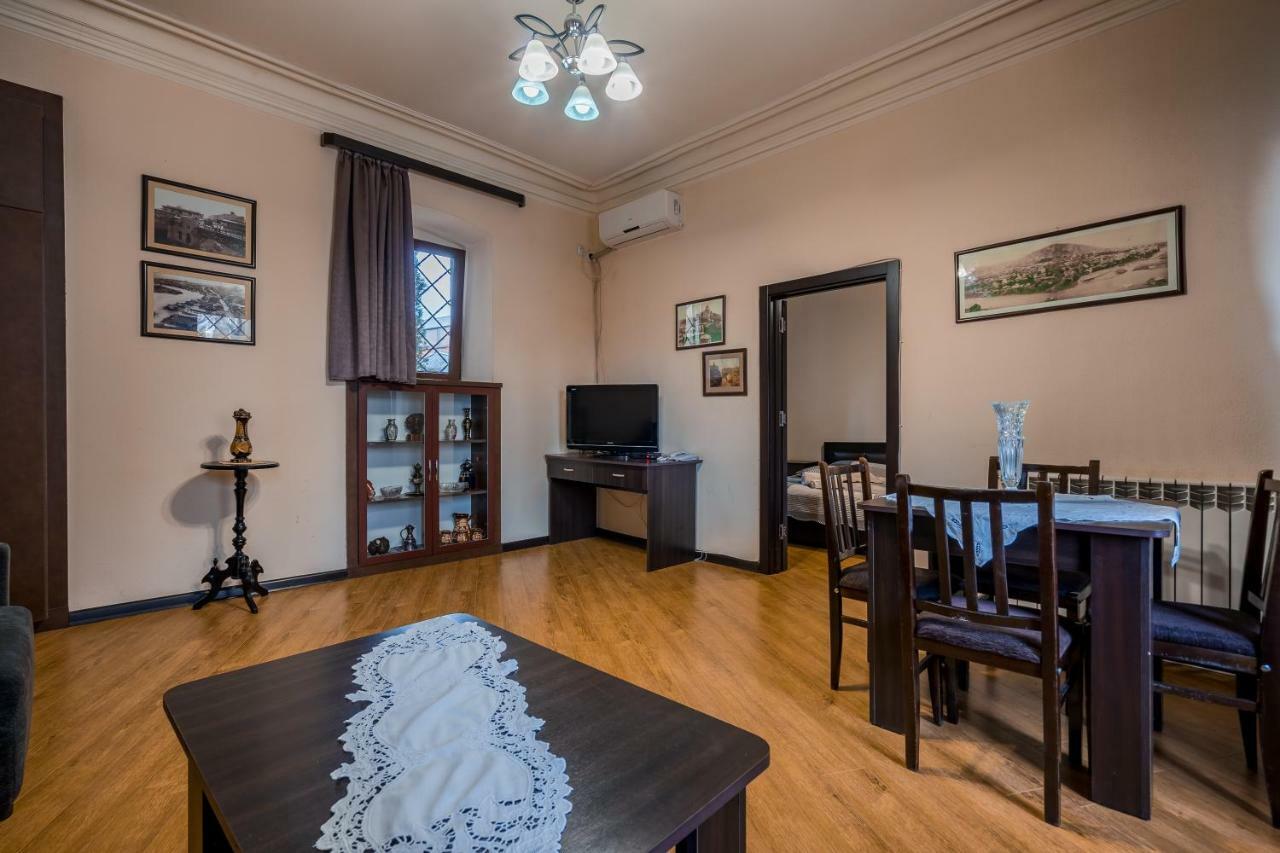 Apartments Near Metekhi Cathedral Tbilisi Luaran gambar